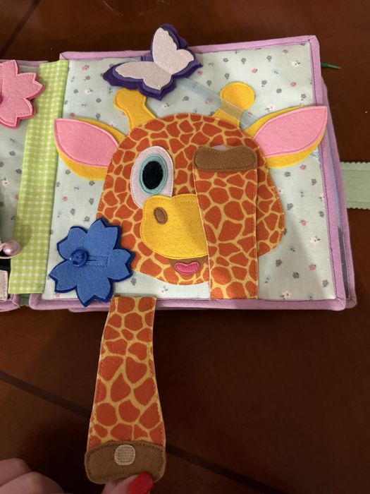 Фетрова розвиваюча книжка для малечі