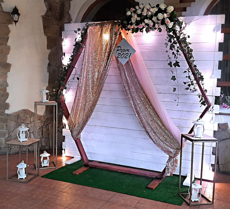 Продаж фотозона дерев‘яна стінка  біла фотофон для весілля