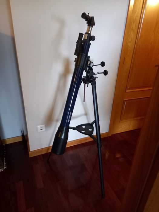 Telescópio com livro e acessórios