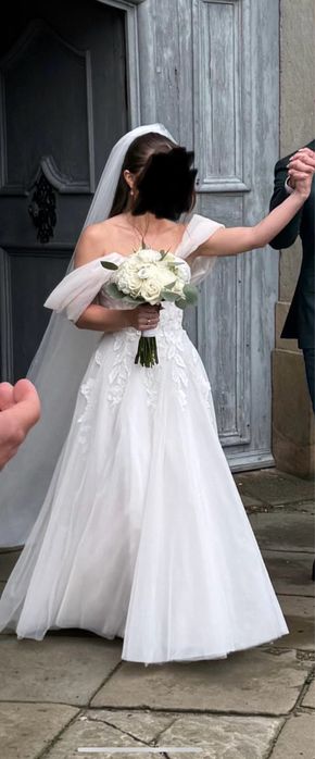 Suknia ślubna i welon Avenue22