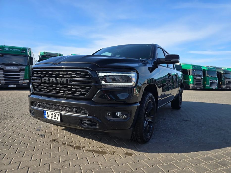 RAM 1500 RAM 1500 Big Horn Night Edition 2023 5,7 HEMI eTorque LPG Crew Cab 4X4