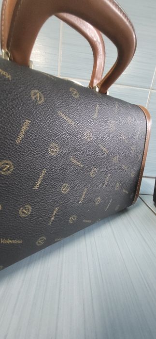 Valentino - kuferek + kosmetyczka - super stan