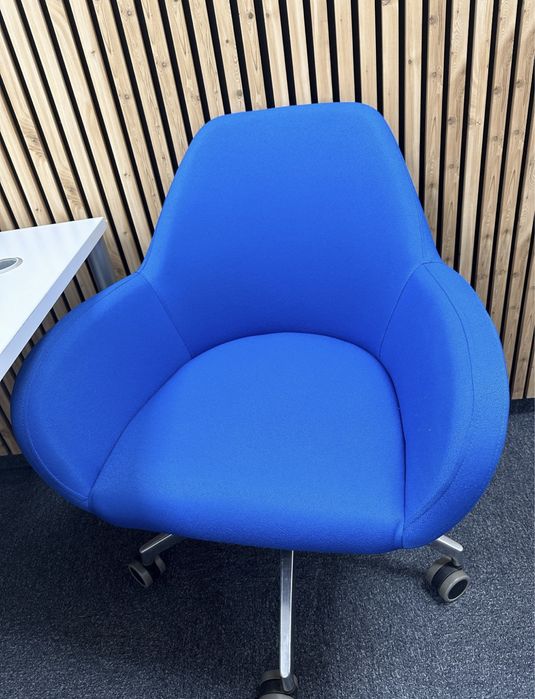 Fotele niebieskie konferencyjne
