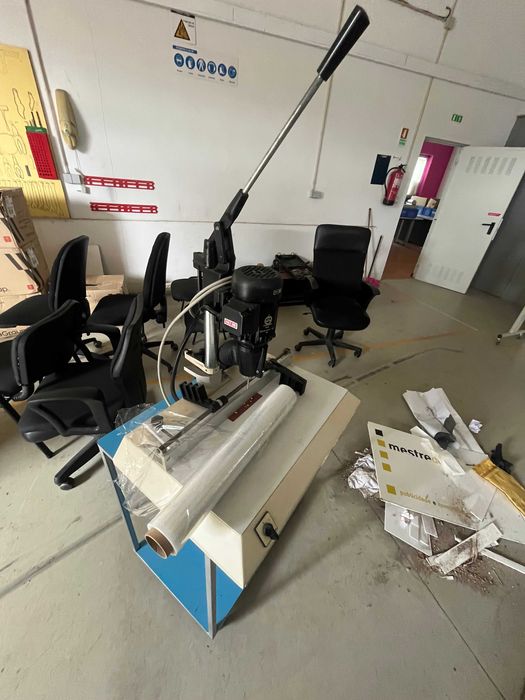 Maquinas gráficas  (furadora de papel)