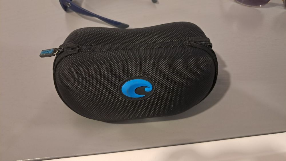 2 pares de óculos + caixa