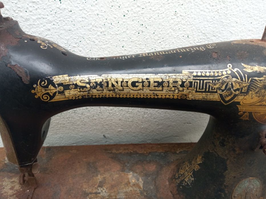 Three sewing machines, one like new, others less. €75 for all three. indiv64298667937153124