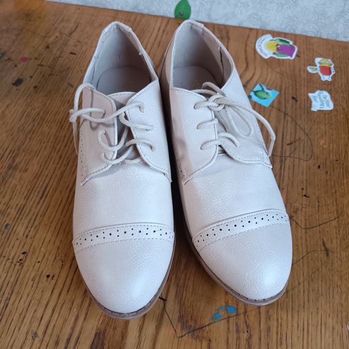 Жіночі туфлі фірми Atmosphere від  Primark