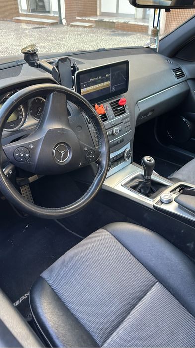 Mercedes C220 AMG Line 2010 | Diesel | 250 000 km | Excelente Estado