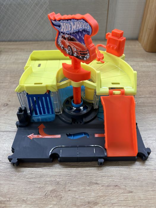 рек Hot Wheels City Downtown Автомойка