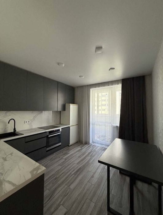 Продам 2 км/ ЖК Миру 3/57м/ З ремонтом/