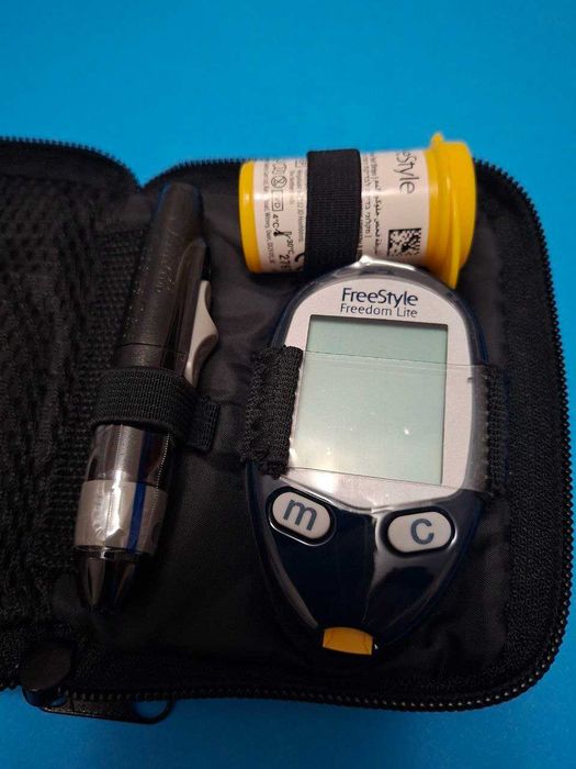Глюкометр FreeStyle Freedom Lite