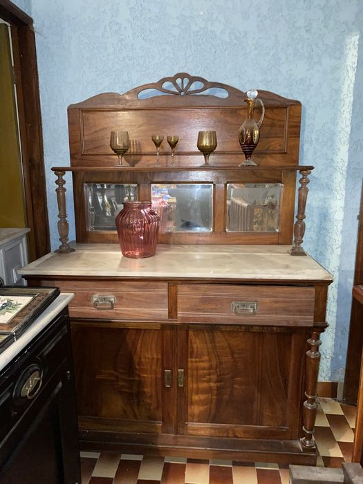 Louceiro em Madeira com Tampo em Mármore