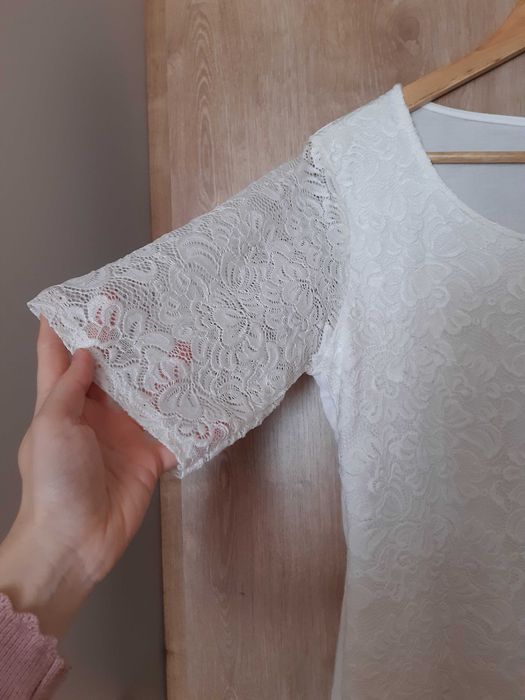 Piękna bluzeczka koronkowa biała elegancka Amisu (New Yorker)