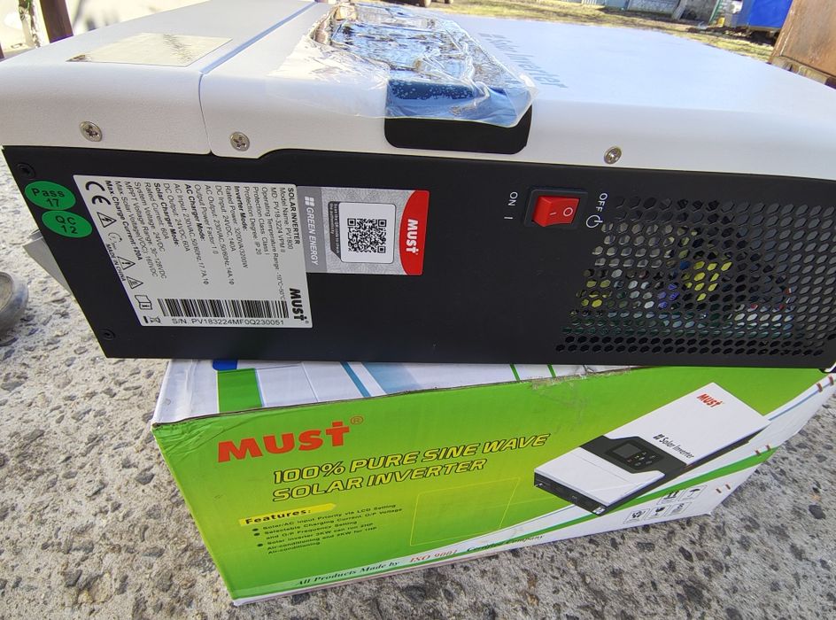 Гібридний сонячний інвертор MUST PV18-3224 VPM II Gen 2, 3200W, 24V