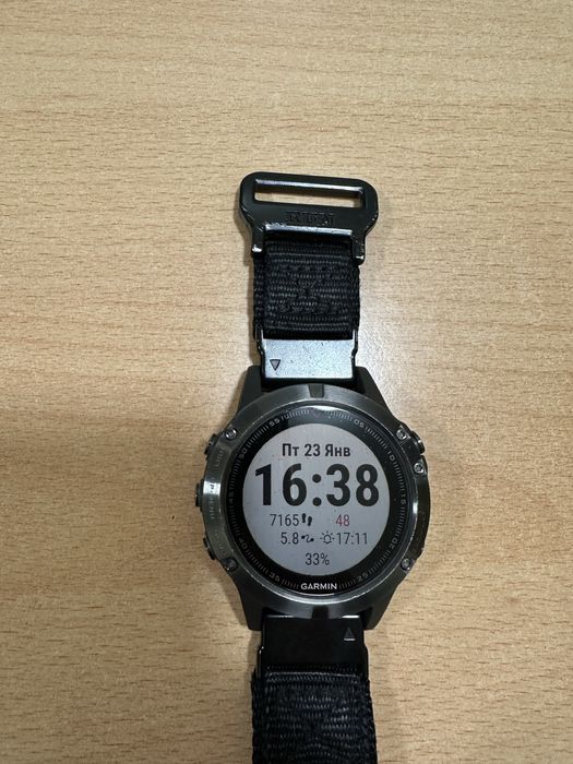 Garmin  Fenix  5.