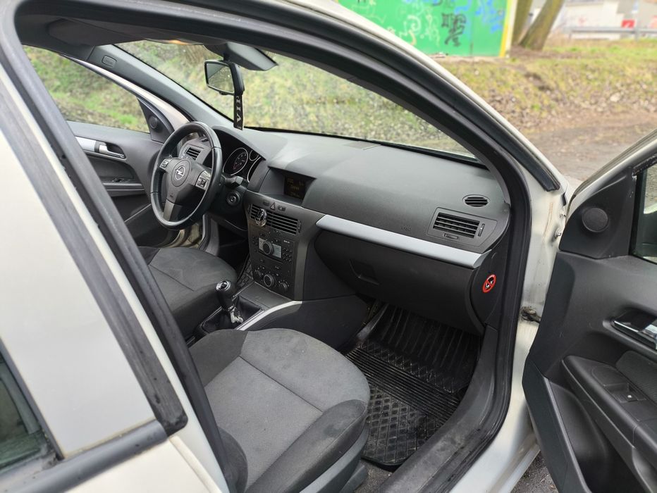 Opel Astra 2006 rok 1.4 ben 90km