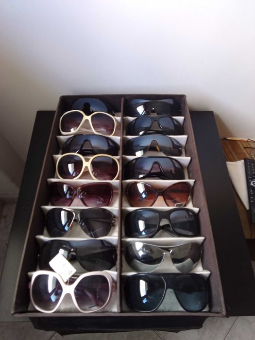 Óculos escuros sem marca novos