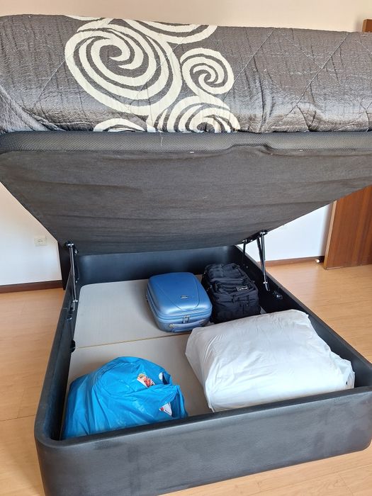 Cama com arrumação + colchão – 405€ negociável