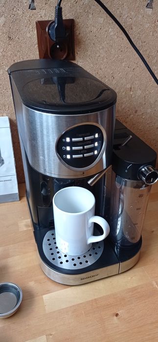 Kolbowy ekspres do kawy SilverCrest Lidl