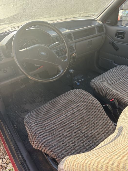 Ford fiesta rok 2000