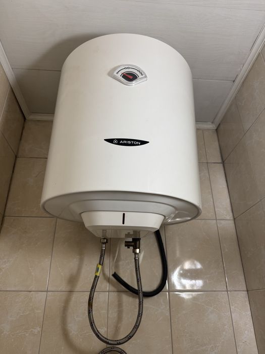 Продам боллер Ariston