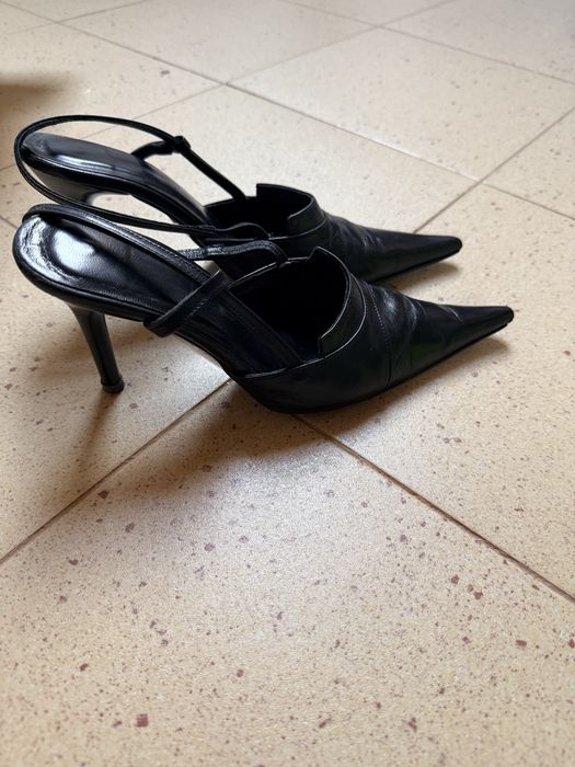 Włoskie szpilki skorzane typu sling back r.38, czarne