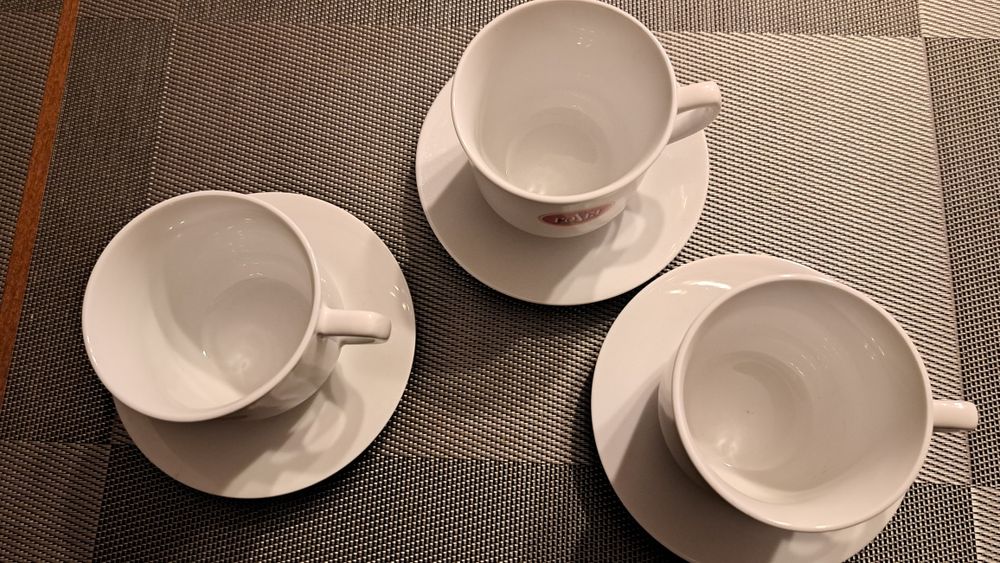 Filiżanki z spodkami Posti nowe nie używane