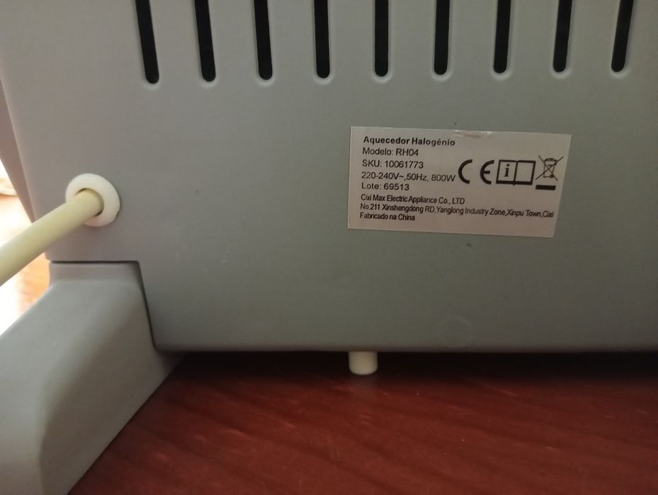Aquecedor elétrico a funcionar bem
