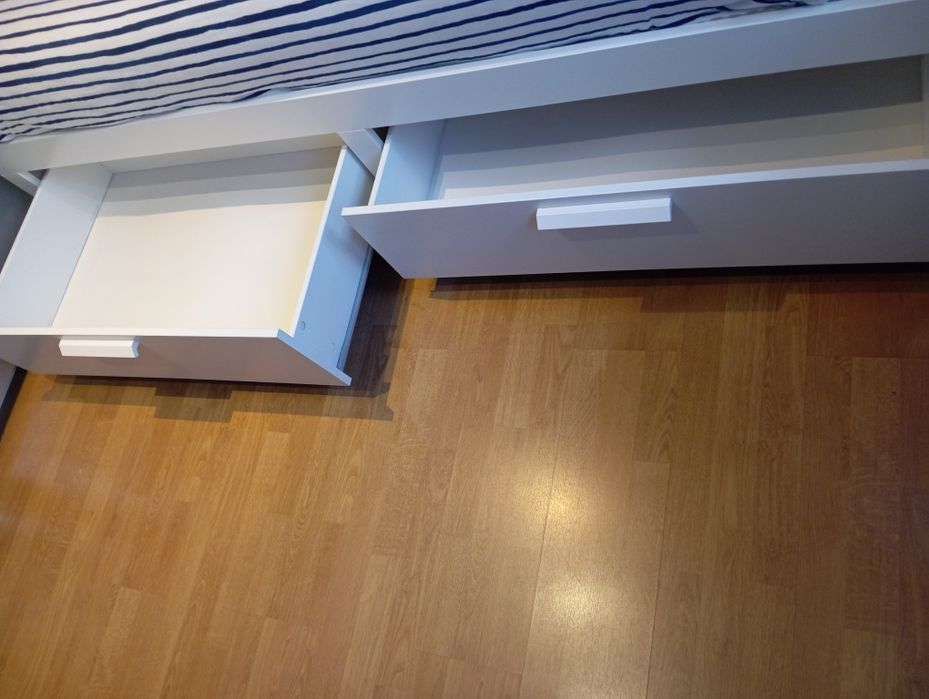 Cama IKEA Brimnes  + 2 colchões