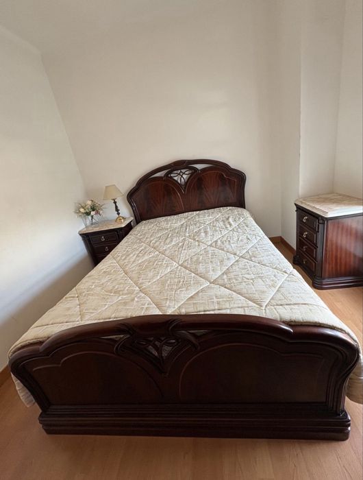 Cama de casal Mogno 140x190 (venda URGENTE)