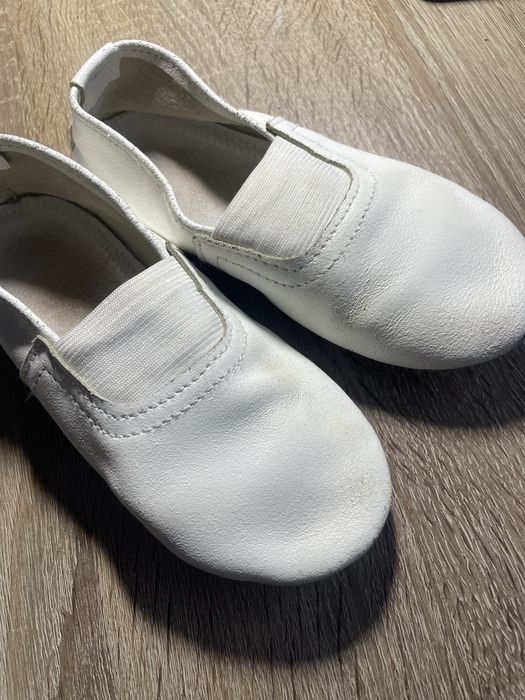 Продам чешки шкіряні 19 розмір.