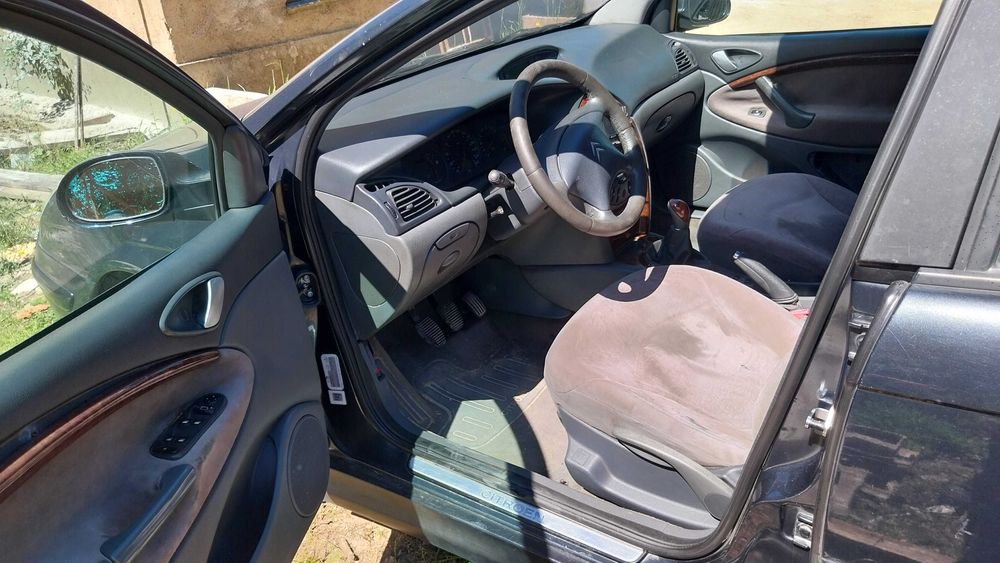 Carro a trabalhar, com inspeção feita recentemente, com marcas de uso, alguns afazeres, Observação: sem seguro. Motivo da venda: Viajem