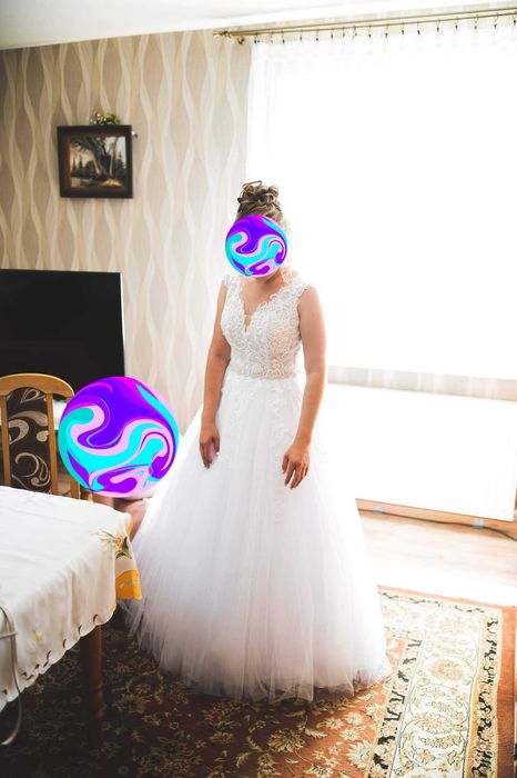 Biała sukienka ślubna