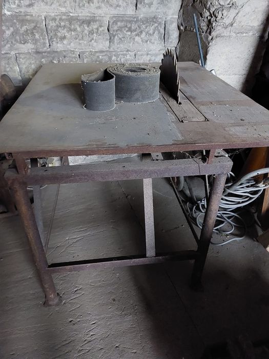 stół z piła tarczowa(krajzega)