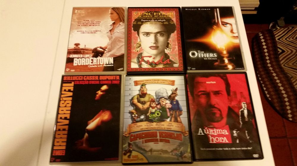 17 Dvd's variados.