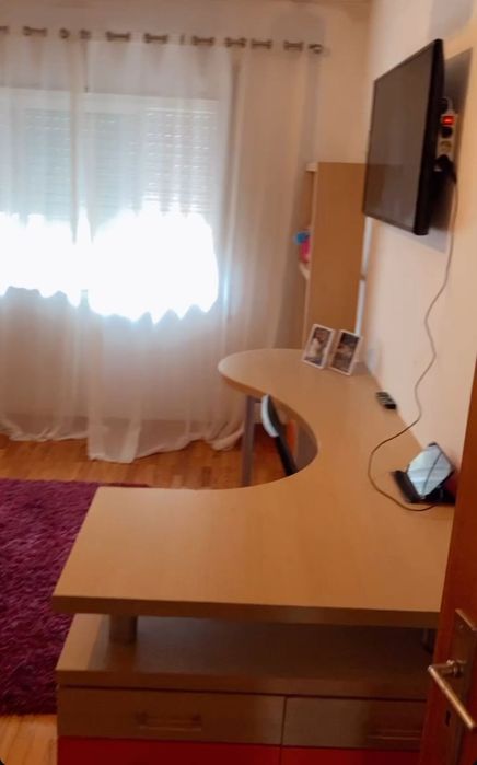 Quarto completo em ótimo estado