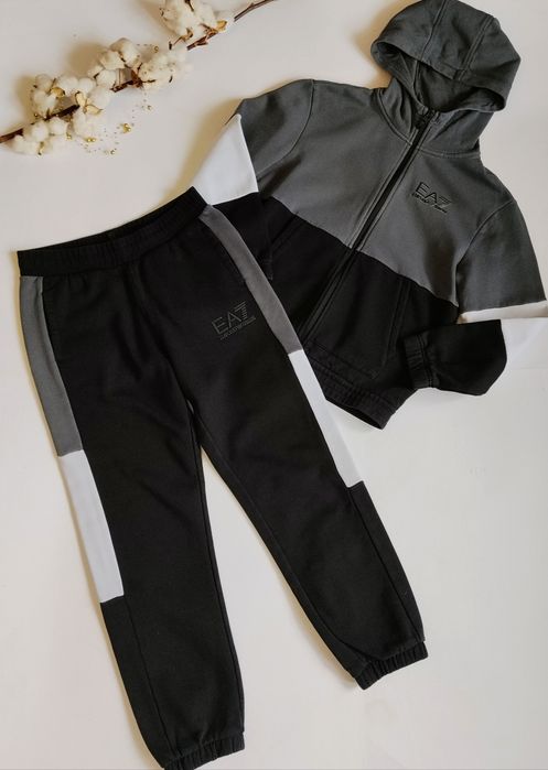 Спортивний Костюм EMPORIO ARMANI. Оригінал. Італія. 11/12 рок.  146 см
