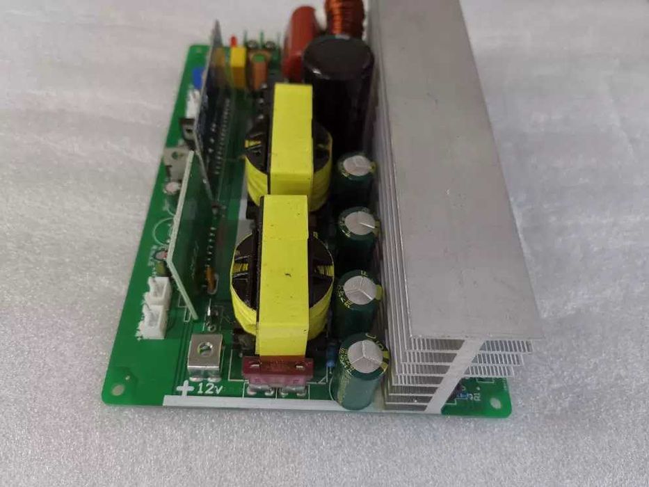 Інвертор чистий синус 750W (пік 1000W) та 400W [пік 750W] 12V/220V