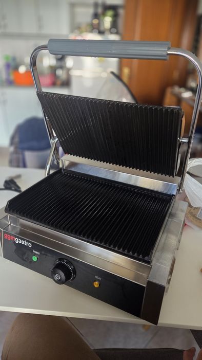 Tostadeira / Grelhador Eléctrica ggmgastro
