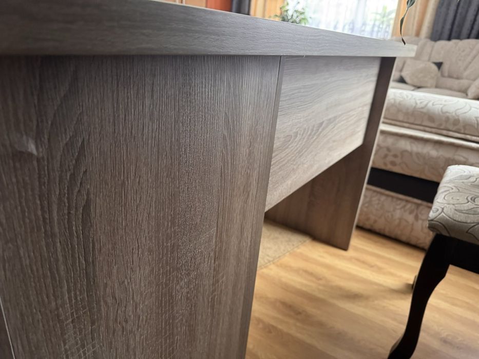 Продаю стіл письмовий