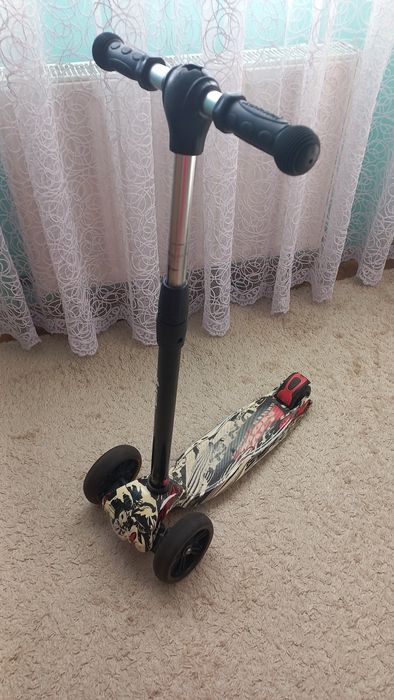 Самокат триколісний