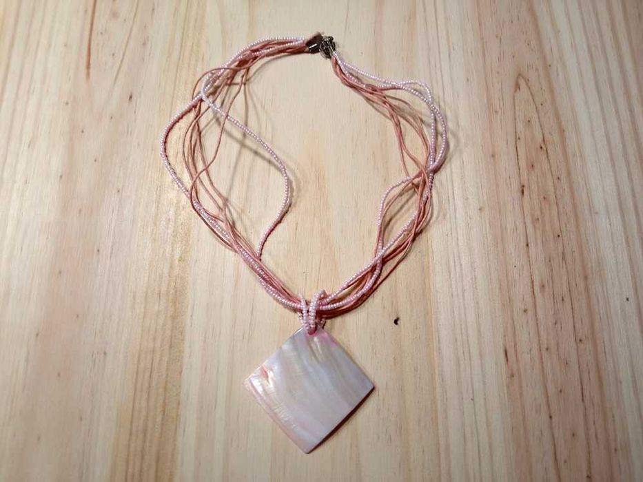 Colar Com Pendente Quadrado - 47 cm