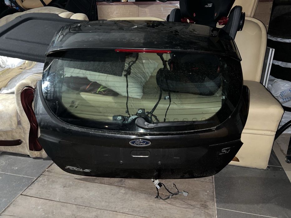 Ляда, скло, замок, двірник,камера,проводк  Кришка багажника Ford Focus