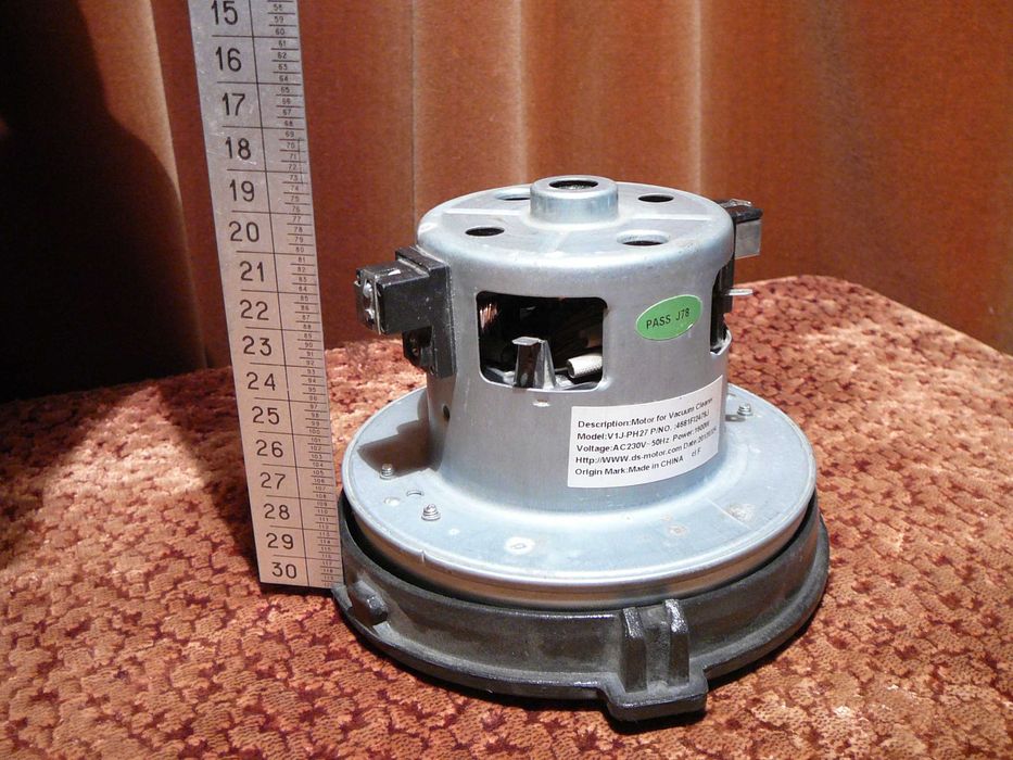 Мотор для пылесоса. Рабочий.