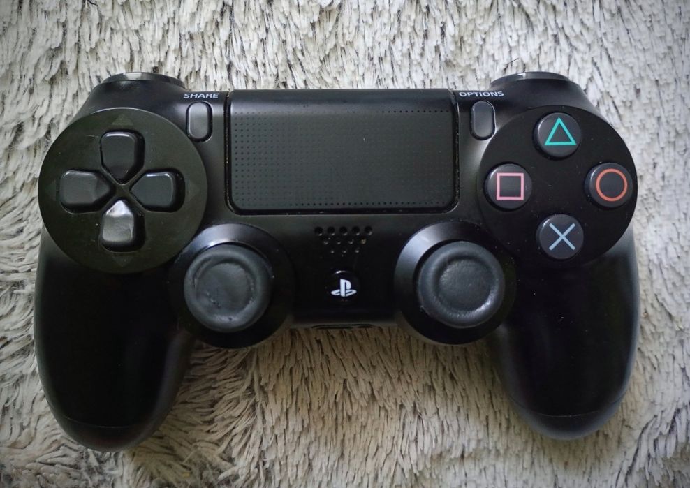 PlayStation 4 Slim 1TB + pad + 3 gry FIFA 23, Cyberpunk 2077, NBA 2K25