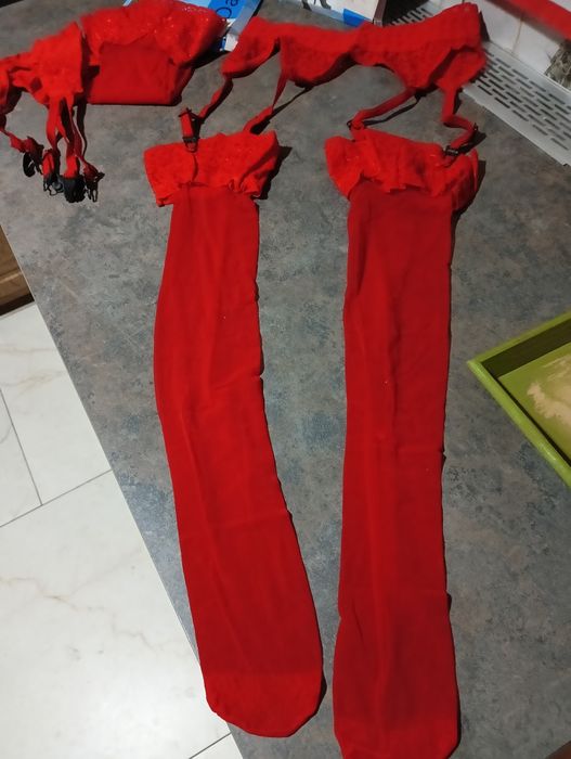 Pończochy z pasem na maturę