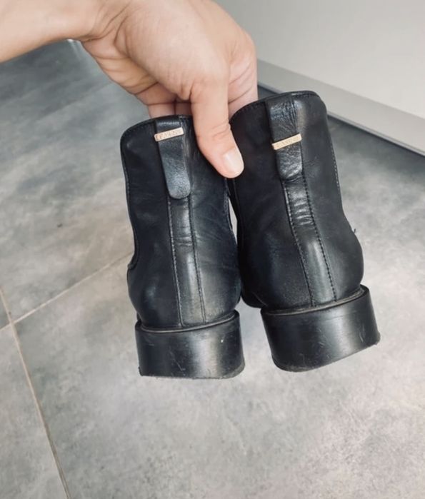 Carinii buty skórzane sztybety ze rozmiar 36 czarne botki