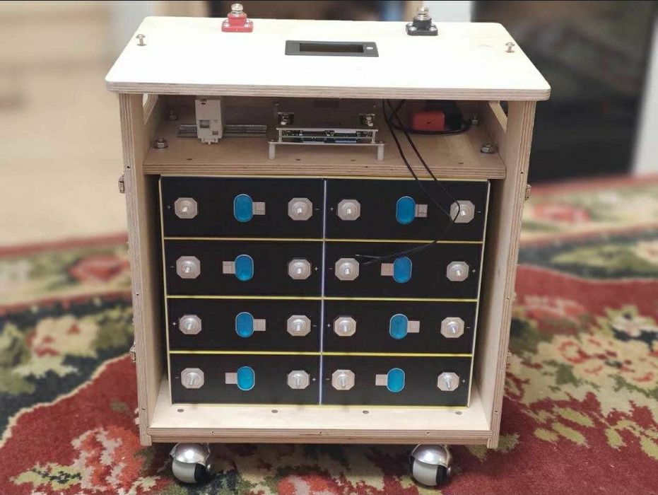 Комплект бесперебойного питания 8 квт . Зарядная станция .