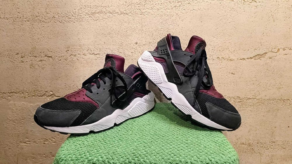 NIKE AIR HIARACHE r.45 stan bardzo dobry