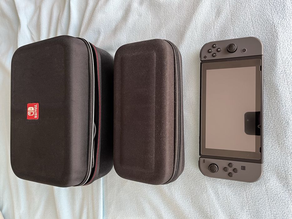 Nintendo Switch V1 Cinzenta c/ case pequena